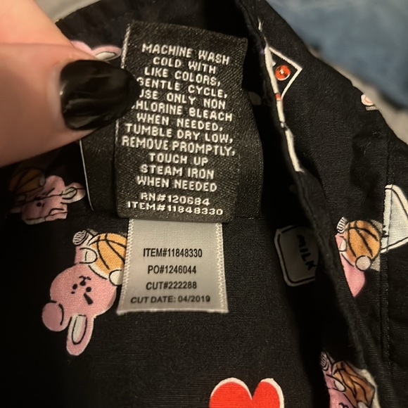 BT21 Icons Woven Button-Up Shirt Men’s Boys Unisex Collared Small Teens NWOT - Picture 11 of 11